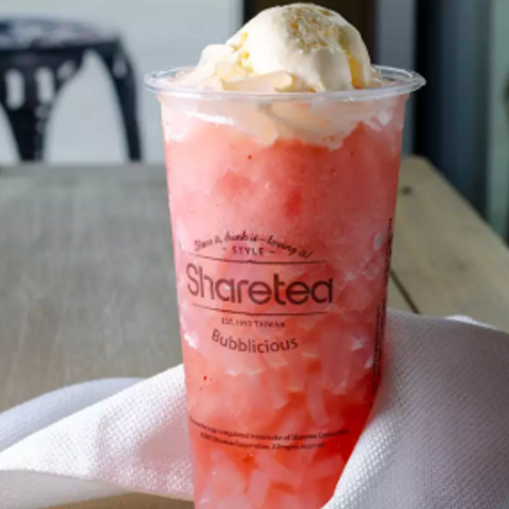 Strawberry Ice Blended with Lychee Jelly and Ice Cream Sharetea